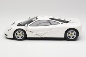 McLaren F1 Blanc Minichamps 1:18 530133424 Métal — image 4 sur 8