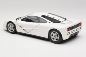 McLaren F1 Blanc Minichamps 1:18 530133424 Métal — image 7 sur 8