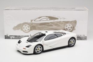 McLaren F1 Blanc Minichamps 1:18 530133424 Métal — image 8 sur 8