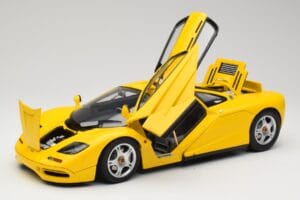 McLaren F1 Jaune Minichamps 1:12 530133121 Métal — image 2 sur 9