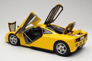 McLaren F1 Jaune Minichamps 1:12 530133121 Métal — image 6 sur 9