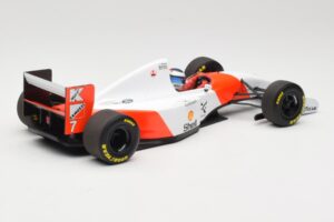 McLaren Ford MP4/8 #7 M. Hakkinen 1993 Minichamps 1:18 530931837 Métal — image 2 sur 6