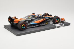 McLaren MCL60 #81 O. Piastri F1 2023 Minichamps 1:18 537231881 Métal — image 3 sur 6