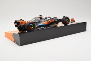 McLaren MCL60 #81 O. Piastri Australian GP 2023 Minichamps 1:18 533231881 Métal — image 3 sur 5
