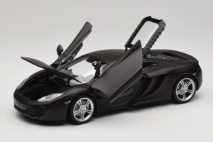McLaren MP4-12C Matt Black Minichamps 1:18 110133021 Métal — image 2 sur 8