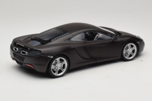 McLaren MP4-12C Matt Black Minichamps 1:18 110133021 Métal — image 3 sur 8