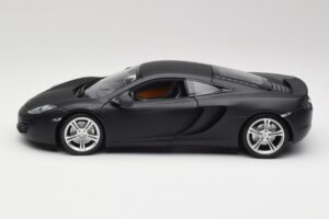 McLaren MP4-12C Matt Satellite Gris Minichamps 1:18 110133024 Métal — image 4 sur 8