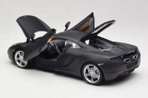 McLaren MP4-12C Matt Satellite Gris Minichamps 1:18 110133024 Métal — image 5 sur 8