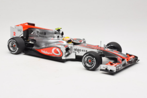 McLaren MP4-25 Mercedes #2 L. Hamilton Vodafone McLaren F1 2010 Minichamps 1:18 530101802 Métal — image 4 sur 7
