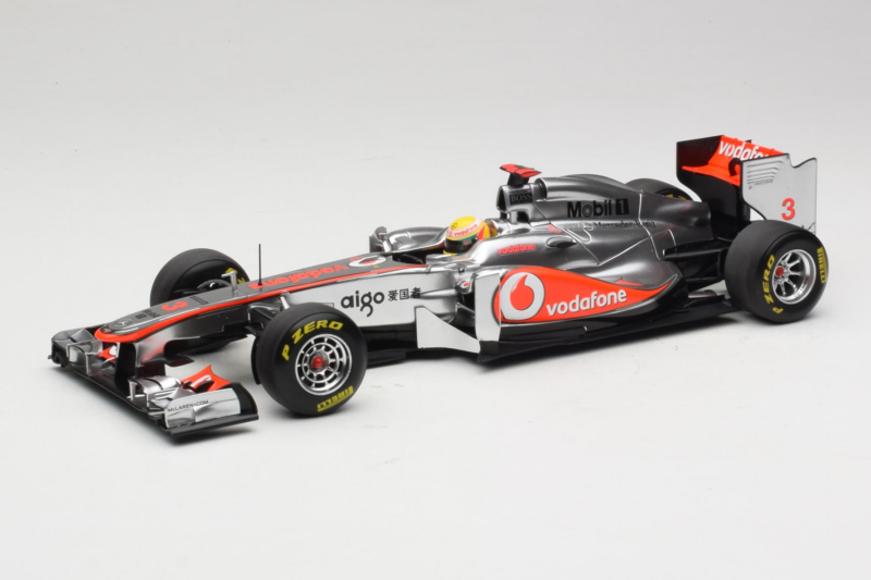 McLaren MP4-26 Mercedes #3 L. Hamilton Vodafone McLaren F1 2011 Minichamps 1:18 530111803 Métal