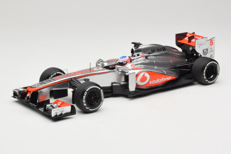 McLaren MP4-28 Mercedes #5 J. Button Vodafone McLaren F1 2013 Minichamps 1:18 530131805 Métal