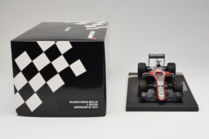 McLaren MP4-30 Honda #22 J. Button McLaren Honda F1 Team Australian Grand Prix 2015 Minichamps 1:18 537151822 Métal — image 6 sur 7