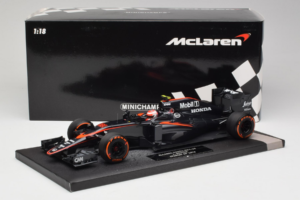 McLaren MP4-30 Honda #22 J. Button McLaren Honda F1 Team Spanish Grand Prix 2015 Minichamps 1:18 537151122 Métal — image 7 sur 7