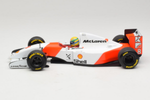 McLaren MP4/8 Ford #8 A. Senna Marlboro McLaren 1993 Minichamps 1:18 540931808 Métal — image 3 sur 7
