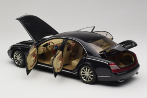 Maybach 57S Noir AUTOart 1:18 76156 Métal — image 5 sur 7