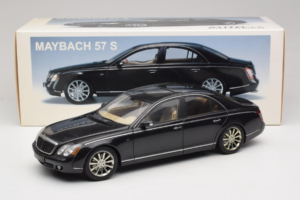 Maybach 57S Noir AUTOart 1:18 76156 Métal — image 7 sur 7