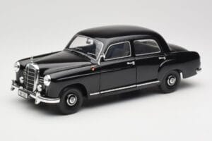 Mercedes 180 W120 Ponton Noir Revell 1:18 08973 Métal