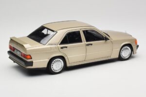 Mercedes 190E W201 2.3-16 Smoke Silver Metallic Norev 1:18 183831 Métal — image 3 sur 8