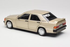 Mercedes 190E W201 2.3-16 Smoke Silver Metallic Norev 1:18 183831 Métal — image 7 sur 8