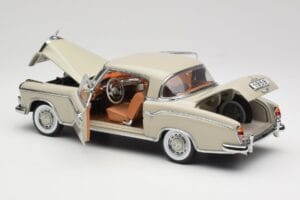 Mercedes 220 SE W128 Coupé Gris Clair Sun Star 1:18 3568 Métal — image 5 sur 8