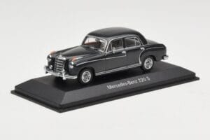 Mercedes 220S W180 Gris Clair Minichamps 1:43 B66040534 Métal — image 2 sur 4
