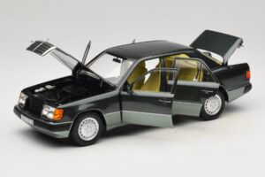 Mercedes 230E W124 Night Green Metallic Norev 1:18 183952 Métal — image 2 sur 8