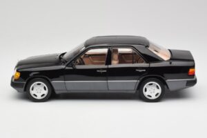 Mercedes 230E W124 AMG Wheels Noir Édition Limitée Norev 1:18 183950 Métal — image 4 sur 12