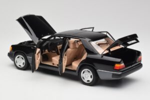 Mercedes 230E W124 AMG Wheels Noir Édition Limitée Norev 1:18 183950 Métal — image 5 sur 12