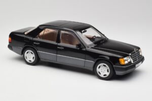 Mercedes 230E W124 AMG Wheels Noir Édition Limitée Norev 1:18 183950 Métal — image 6 sur 12