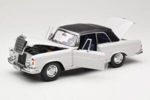 Mercedes 280 SE W111 Cabriolet Gris Clair Norev 1:18 183530 Métal — image 2 sur 8
