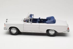 Mercedes 280 SE W111 Cabriolet Gris Clair Norev 1:18 183530 Métal — image 4 sur 8