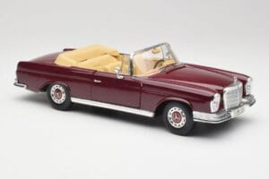 Mercedes 280SE W108 Bordeaux Rouge Maisto 1:18 31811 Métal — image 6 sur 8