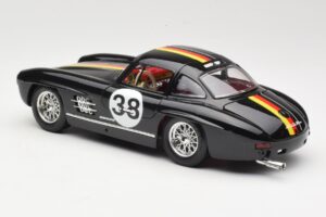 Mercedes 300 SL #38 1954 Bburago 1:18 3015-M1 Métal — image 7 sur 8