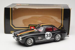 Mercedes 300 SL #38 1954 Bburago 1:18 3015-M1 Métal — image 8 sur 8