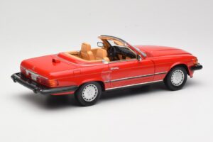Mercedes 300 SL R107 Rouge Norev 1:18 B66040623 Métal — image 3 sur 8