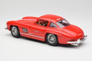 Mercedes 300 SL Rouge Bburago 1:18 3015 Métal — image 7 sur 8