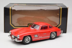 Mercedes 300 SL Rouge Bburago 1:18 3015 Métal — image 8 sur 8