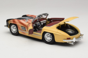 Mercedes 300 SL Roadster Rosemarie Muster Edition Limitée 18/27 Bburago 1:18 3023-M1 Métal — image 5 sur 8