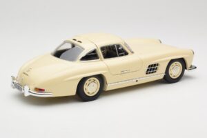 Mercedes 300 SL W198 Crème Minichamps 1:18 110037212 Métal — image 3 sur 8