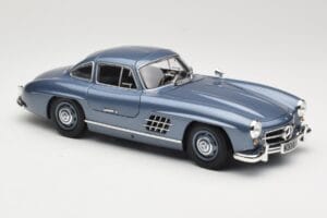 Mercedes 300 SL W198 Gullwing Light Blue Metallic Minichamps 1:18 110037220 Métal — image 6 sur 8