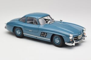 Mercedes 300 SL W198 Bleu Clair Minichamps 1:18 180039007 Métal — image 6 sur 8