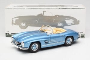 Mercedes 300 SL W198 Roadster Hardtop Light Blue Metallic Minichamps 1:18 180039042 Métal — image 9 sur 9