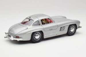 Mercedes 300 SL W198 Gullwing Silver Gris Bburago 1:18 3513 Métal — image 3 sur 8