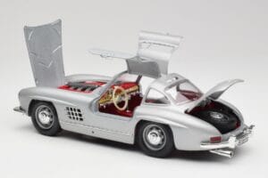 Mercedes 300 SL W198 Gullwing Silver Gris Bburago 1:18 3513 Métal — image 4 sur 8
