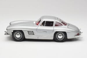 Mercedes 300 SL W198 Gullwing Silver Gris Bburago 1:18 3513 Métal — image 5 sur 8