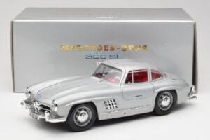 Mercedes 300 SL W198 Gullwing Silver Gris Bburago 1:18 3513 Métal — image 8 sur 8