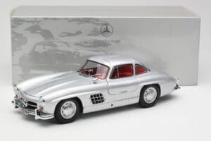 Mercedes 300 SL W198 Gullwing Argent Métallique Minichamps 1:18 B66040379 Métal — image 8 sur 8