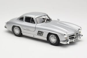 Mercedes 300 SL W198 Gullwing Argent Minichamps 1:18 110037210 Métal — image 6 sur 8