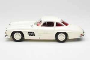 Mercedes 300 SL W198 Blanc Minichamps 1:18 180039006 Métal — image 4 sur 8