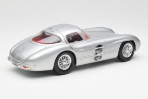 Mercedes 300 SLR Uhlenhaut Coupé Argent Maisto 1:18 536898 Métal — image 3 sur 8